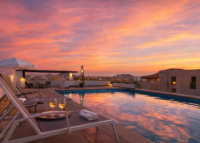 Luxury Penthouse Rooftop Pool Walk To Cabo San Lucas